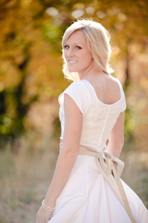 Bridals-2011-10-28-Lindsay-Lyndon-Utah-Wedding-and-Portrait-Photographer-Fall-Bridals-UT012IMG_4763-Blog(pp_w480_h720)