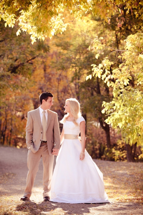 Bridals-2011-10-28-Lindsay-Lyndon-Utah-Wedding-and-Portrait-Photographer-Fall-Bridals-UT021IMG_4892-Blog(pp_w480_h720)