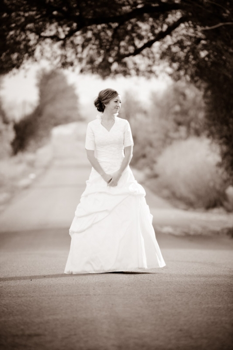 Bridals-2011-10-Laura-Nate-Utah-Wedding-and-Portrait-Photographer-Fall-Bridals-Utah001IMG_5700-Blog(pp_w480_h720)