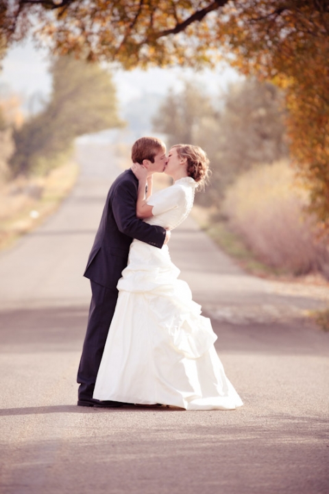 Bridals-2011-10-Laura-Nate-Utah-Wedding-and-Portrait-Photographer-Fall-Bridals-Utah003IMG_5736-Blog(pp_w480_h720)