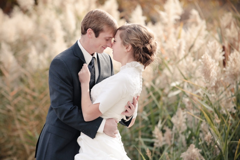 Bridals-2011-10-Laura-Nate-Utah-Wedding-and-Portrait-Photographer-Fall-Bridals-Utah011IMG_5765-Blog(pp_w768_h511)