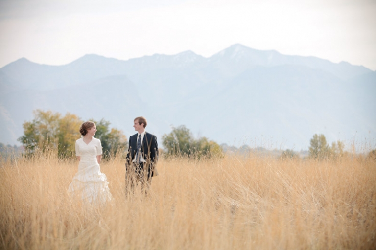 Bridals-2011-10-Laura-Nate-Utah-Wedding-and-Portrait-Photographer-Fall-Bridals-Utah012IMG_5917-Blog(pp_w768_h511)