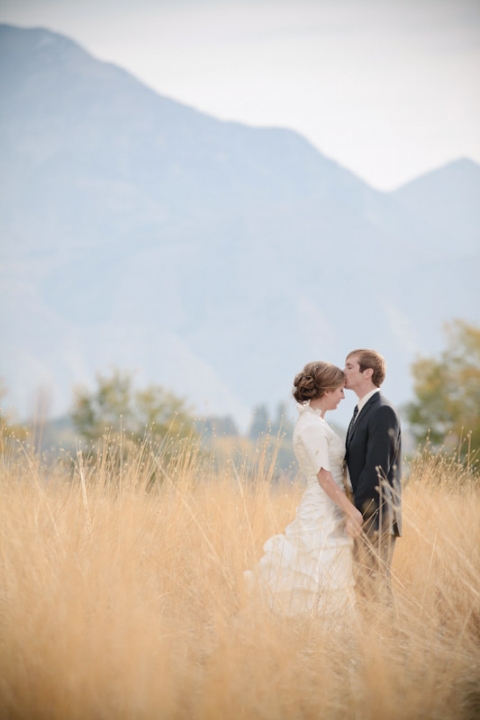 Bridals-2011-10-Laura-Nate-Utah-Wedding-and-Portrait-Photographer-Fall-Bridals-Utah014IMG_5930-Blog(pp_w480_h720)