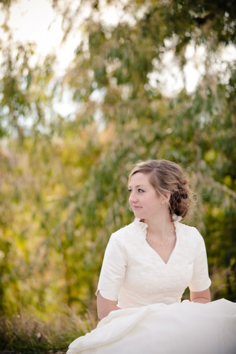 Bridals-2011-10-Laura-Nate-Utah-Wedding-and-Portrait-Photographer-Fall-Bridals-Utah017IMG_5808-Blog(pp_w480_h720)