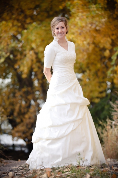 Bridals-2011-10-Laura-Nate-Utah-Wedding-and-Portrait-Photographer-Fall-Bridals-Utah021IMG_5528-Blog(pp_w480_h720)