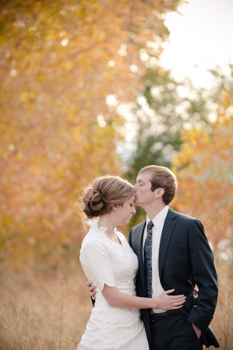 Bridals-2011-10-Laura-Nate-Utah-Wedding-and-Portrait-Photographer-Fall-Bridals-Utah028IMG_5601-Blog(pp_w480_h720)