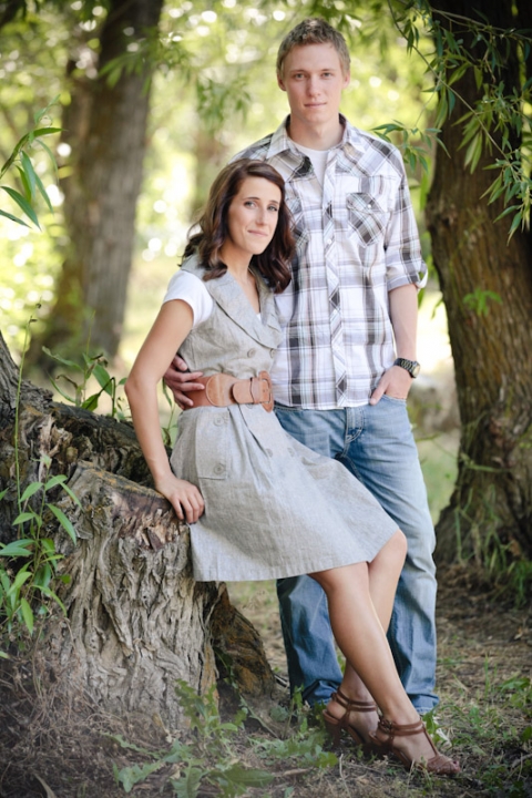 Engagements-2011-07-20-Erin-Travis-Utah-Wedding-and-Portrait-Photographer-Summer-Nature-Engagements002IMG_6107-Blog(pp_w480_h720)