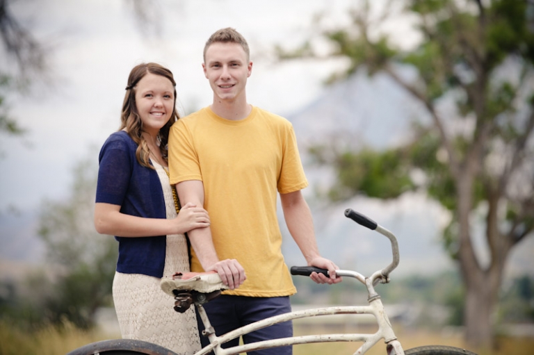 Family-2011-09-05-Campbell-Family-Utah-Wedding-and-Portrait-Photographer-Cute-engagements012IMG_9021-Blog(pp_w768_h511)