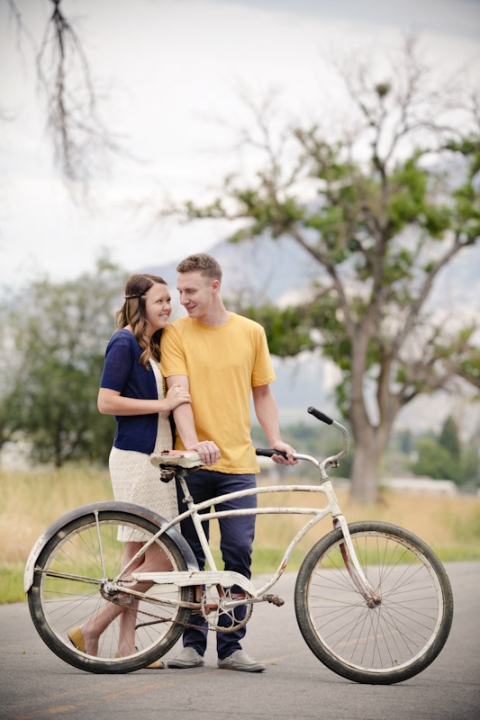 Family-2011-09-05-Campbell-Family-Utah-Wedding-and-Portrait-Photographer-Cute-engagements014IMG_9025-Blog(pp_w480_h720)