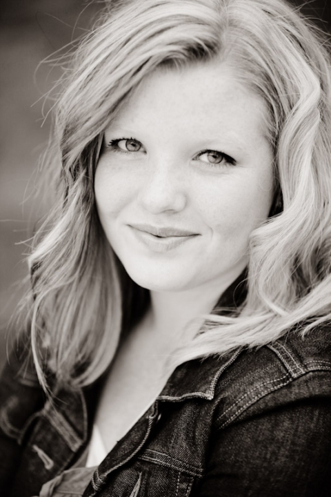 Portrait-2011-06-02-Maddi-Utah-Wedding-and-Portrait-Photographer-High-school-Senior-Portraits-UT006IMG_6300-Blog(pp_w480_h720)