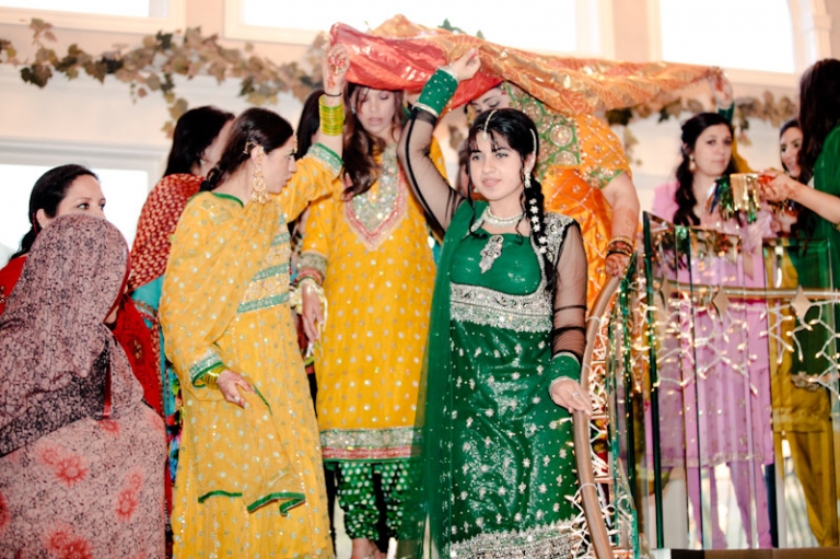 Wedding-2011-04-01-Pakistanian-Wedding-Utah-Wedding-and-Portrait-Photographer-henna-ceremony-Pakistanian-wedding-photographer026IMG_6050-Blog(pp_w768_h511)