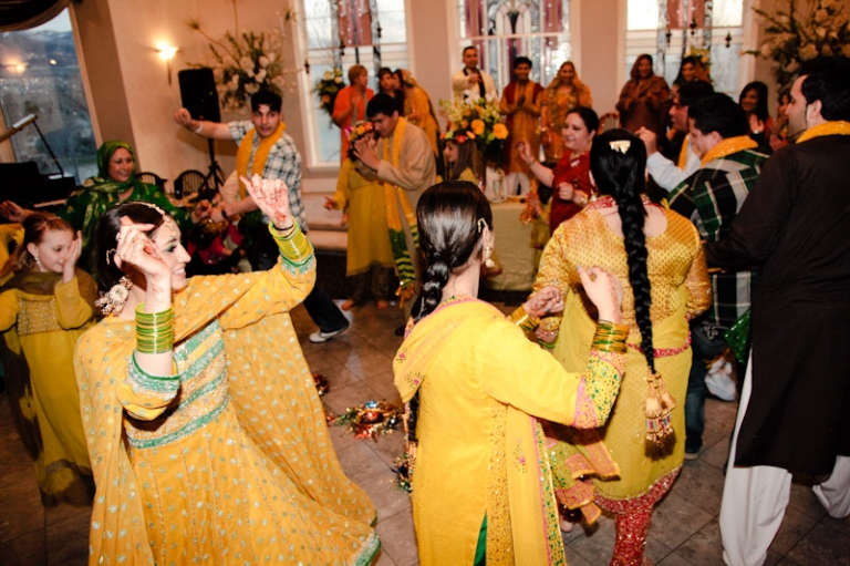Wedding-2011-04-01-Pakistanian-Wedding-Utah-Wedding-and-Portrait-Photographer-henna-ceremony-Pakistanian-wedding-photographer027IMG_6069-Blog(pp_w768_h511)