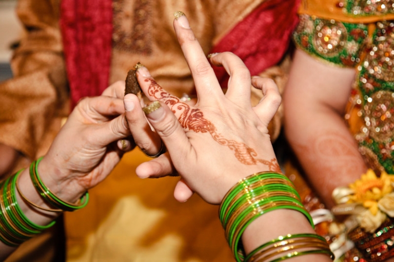 Wedding-2011-04-01-Pakistanian-Wedding-Utah-Wedding-and-Portrait-Photographer-henna-ceremony-Pakistanian-wedding-photographer032IMG_6267-Blog(pp_w768_h511)