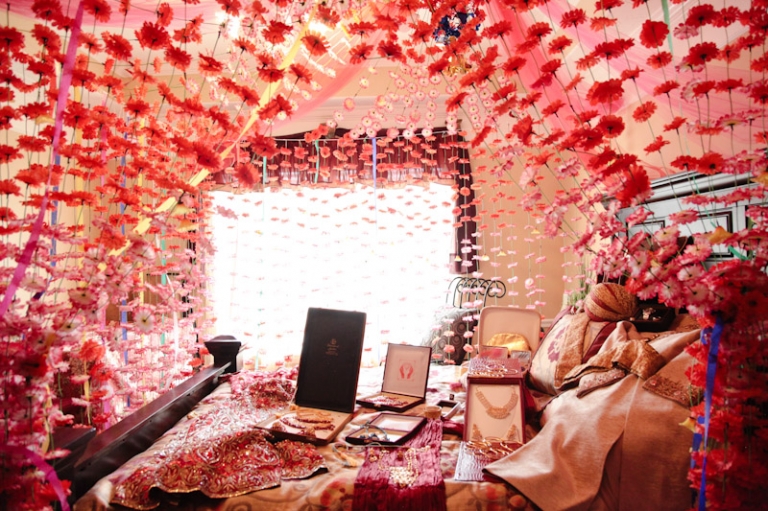 Wedding-2011-04-02-Pakistanian-Wedding-Utah-Wedding-and-Portrait-Photographer-Pakistanian-Wedding-money-dancing006IMG_7087-Blog1(pp_w768_h511)