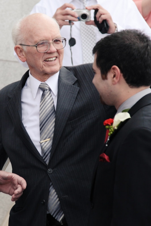 Wedding-2011-04-28-Melissa-Herschel-Utah-Wedding-and-Portrait-Photographer-Draper-Temple-My-Noahs-Reception004IMG_2964-Blog(pp_w480_h720)