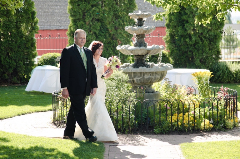 Wedding-2011-07-28-Tori-Duane-Utah-Wedding-and-Portrait-Photographer-Wadley-Farms-UT010IMG_6150-Blog(pp_w768_h511)