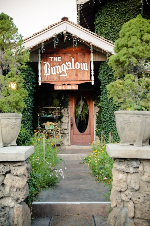 Wedding-2011-08-06-Chelsea-Kip-Utah-Wedding-and-Portrait-Photographer-The-Bungalow001IMG_3749-Blog(pp_w480_h720)