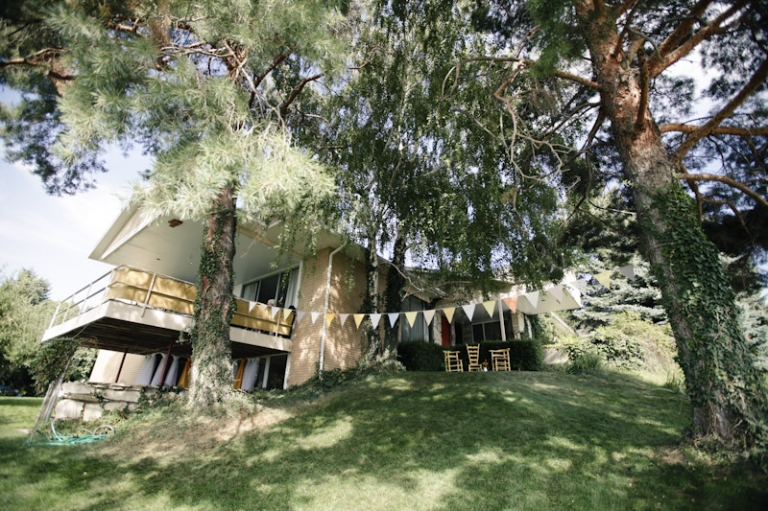 Wedding-2011-09-24-Shannon-Ty-Utah-Wedding-and-Portrait-Photographer-Backyard-vintage-Wedding004IMG_5165-Blog(pp_w768_h511)