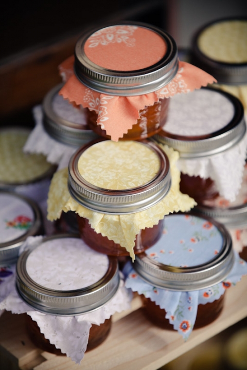 Wedding-2011-09-24-Shannon-Ty-Utah-Wedding-and-Portrait-Photographer-Backyard-vintage-Wedding007IMG_5087-Blog(pp_w480_h720)