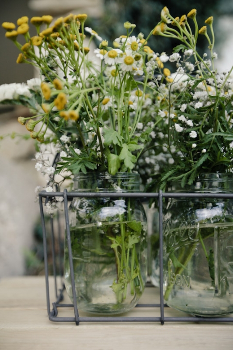 Wedding-2011-09-24-Shannon-Ty-Utah-Wedding-and-Portrait-Photographer-Backyard-vintage-Wedding010IMG_5012-Blog(pp_w480_h720)