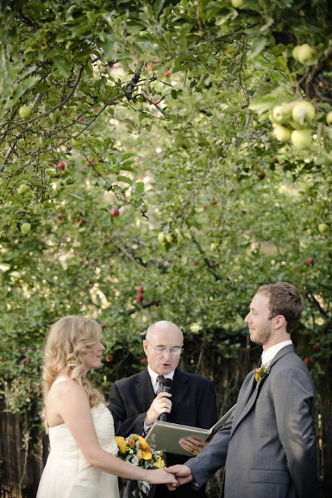 Wedding-2011-09-24-Shannon-Ty-Utah-Wedding-and-Portrait-Photographer-Backyard-vintage-Wedding033IMG_5756-Blog(pp_w480_h720)