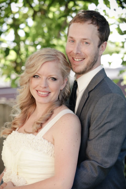 Wedding-2011-09-24-Shannon-Ty-Utah-Wedding-and-Portrait-Photographer-Backyard-vintage-Wedding043IMG_5208-Blog(pp_w480_h720)