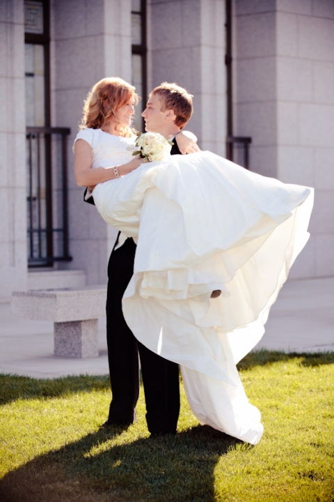 Wedding-2011-10-20-Vanessa-Marc-Utah-Wedding-and-Portrait-Photographer-Le-Gardin-UT016IMG_1684-Blog(pp_w480_h720)