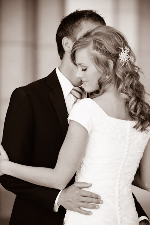 Wedding-2011-10-20-Vanessa-Marc-Utah-Wedding-and-Portrait-Photographer-Le-Gardin-UT022IMG_1792-Blog(pp_w480_h720)