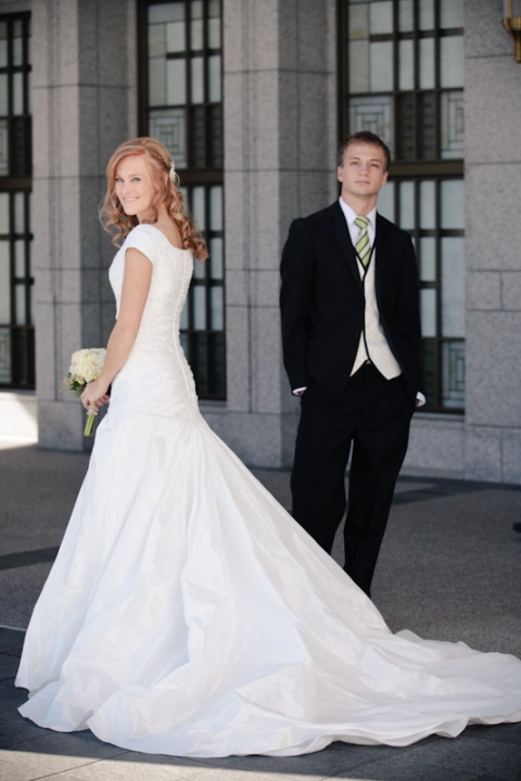 Wedding-2011-10-20-Vanessa-Marc-Utah-Wedding-and-Portrait-Photographer-Le-Gardin-UT023IMG_1751-Blog(pp_w480_h720)