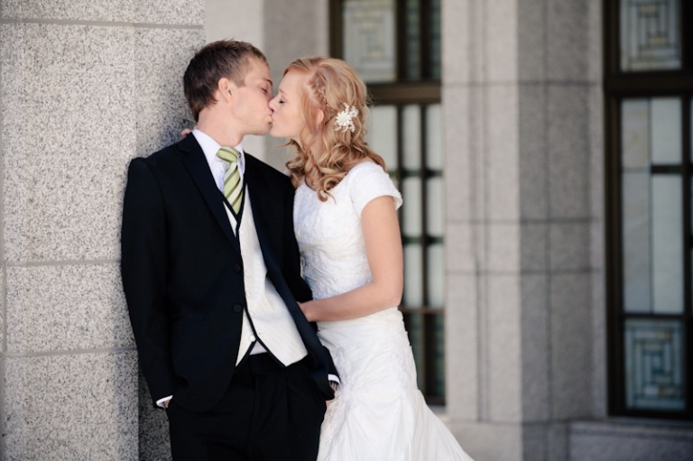 Wedding-2011-10-20-Vanessa-Marc-Utah-Wedding-and-Portrait-Photographer-Le-Gardin-UT028IMG_1762-Blog(pp_w768_h511)
