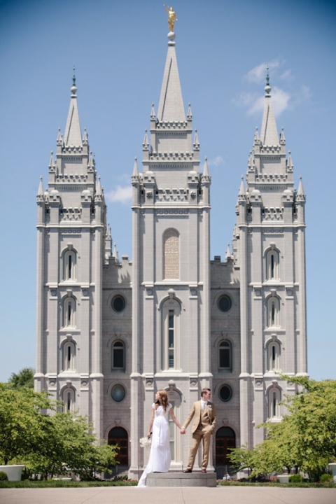 Weddings-2011-06-20-Melissa-Graig-Utah-Wedding-and-Portrait-Photographer-Wadley-Farms-Wedding-lawn-games032IMG_6143-Blog(pp_w480_h720)