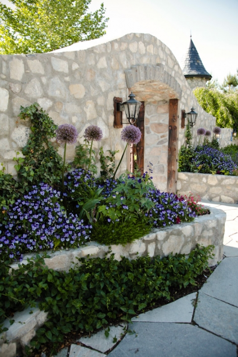 Weddings-2011-06-20-Melissa-Graig-Utah-Wedding-and-Portrait-Photographer-Wadley-Farms-Wedding-lawn-games051IMG_6258-Blog(pp_w480_h720)