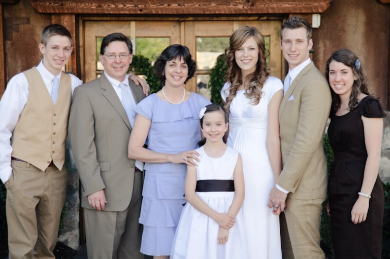 Weddings-2011-06-20-Melissa-Graig-Utah-Wedding-and-Portrait-Photographer-Wadley-Farms-Wedding-lawn-games061IMG_6499-Blog(pp_w768_h511)