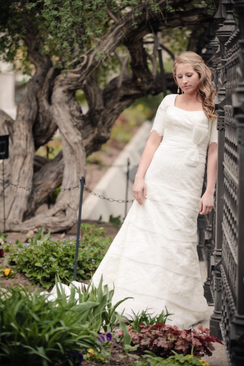 Wedding-and-Portrait-Photographer-Bridals-SLC025IMG_1222-Blog(pp_w480_h720)