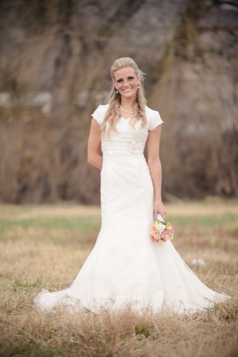 Wedding-and-Portrait-Photographer-Bridals-UT014IMG_9104-Blog(pp_w480_h720)