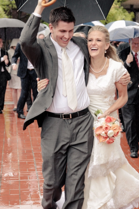 Wedding-and-Portrait-Photographer-Elisabeth-Kate-Studios-Photography-Blossoms-rainy-day009IMG_6706-Blog(pp_w480_h720)