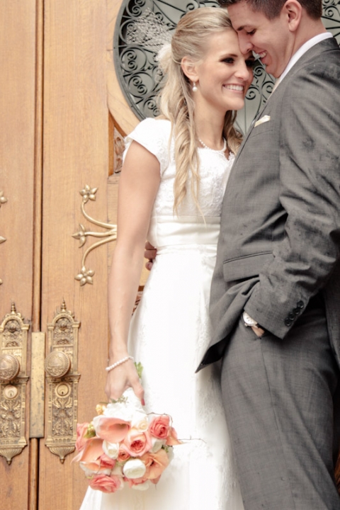 Wedding-and-Portrait-Photographer-Elisabeth-Kate-Studios-Photography-Blossoms-rainy-day016IMG_6889-Blog(pp_w480_h720)
