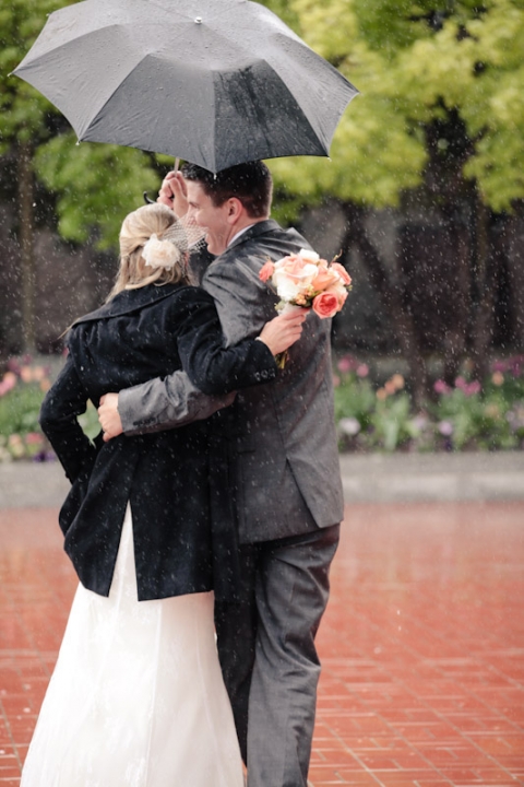 Wedding-and-Portrait-Photographer-Elisabeth-Kate-Studios-Photography-Blossoms-rainy-day020IMG_3717-Blog(pp_w480_h720)