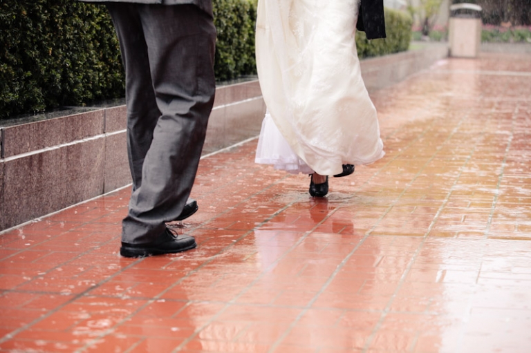 Wedding-and-Portrait-Photographer-Elisabeth-Kate-Studios-Photography-Blossoms-rainy-day022IMG_3776-Blog(pp_w768_h511)