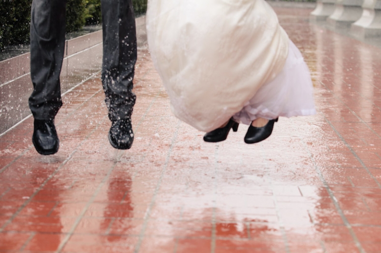 Wedding-and-Portrait-Photographer-Elisabeth-Kate-Studios-Photography-Blossoms-rainy-day023IMG_3780-Blog(pp_w768_h511)