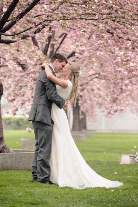 Wedding-and-Portrait-Photographer-Elisabeth-Kate-Studios-Photography-Blossoms-rainy-day028IMG_3785-Blog(pp_w480_h720)