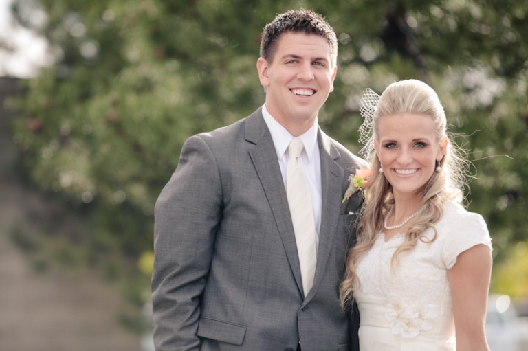 Wedding-and-Portrait-Photographer-Elisabeth-Kate-Studios-Photography-Blossoms-rainy-day036IMG_3915-Blog(pp_w768_h511)