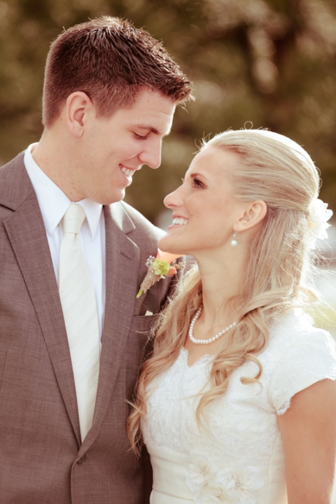 Wedding-and-Portrait-Photographer-Elisabeth-Kate-Studios-Photography-Blossoms-rainy-day037IMG_3922-Blog(pp_w480_h720)