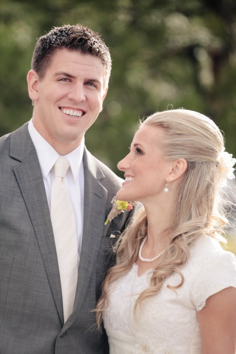Wedding-and-Portrait-Photographer-Elisabeth-Kate-Studios-Photography-Blossoms-rainy-day039IMG_3924-Blog(pp_w480_h720)