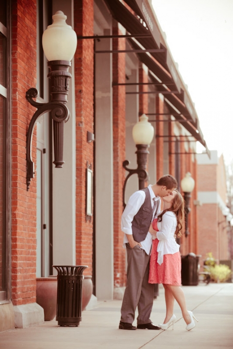 Wedding-and-Portrait-Photographer-Engagements-Elisabeth-Kate-Studios004IMG_2083-Blog(pp_w480_h720)