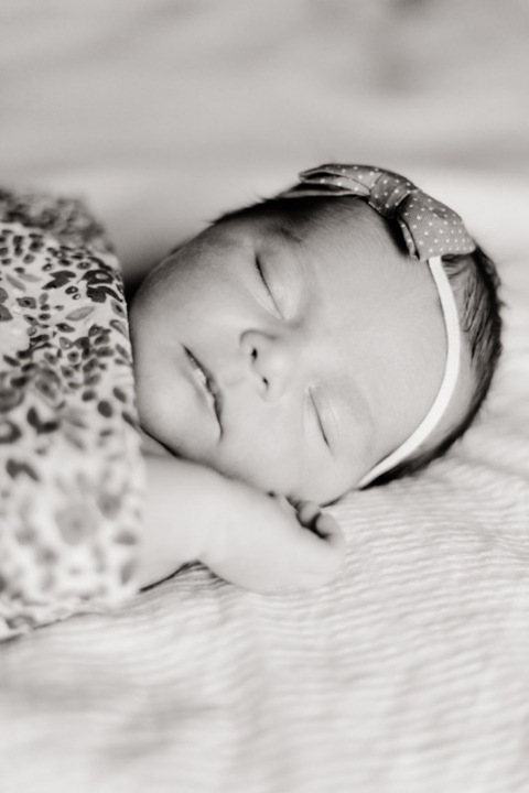 Wedding-and-Portrait-Photographer-Newborn-photos012IMG_6020-Blog(pp_w480_h720)