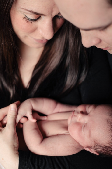 Wedding-and-Portrait-Photographer-Newborn-photos020IMG_5889-Blog(pp_w480_h720)