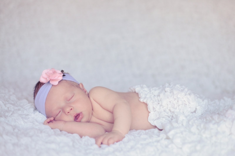 Wedding-and-Portrait-Photographer-Newborns002IMG_8289-Blog(pp_w768_h511)