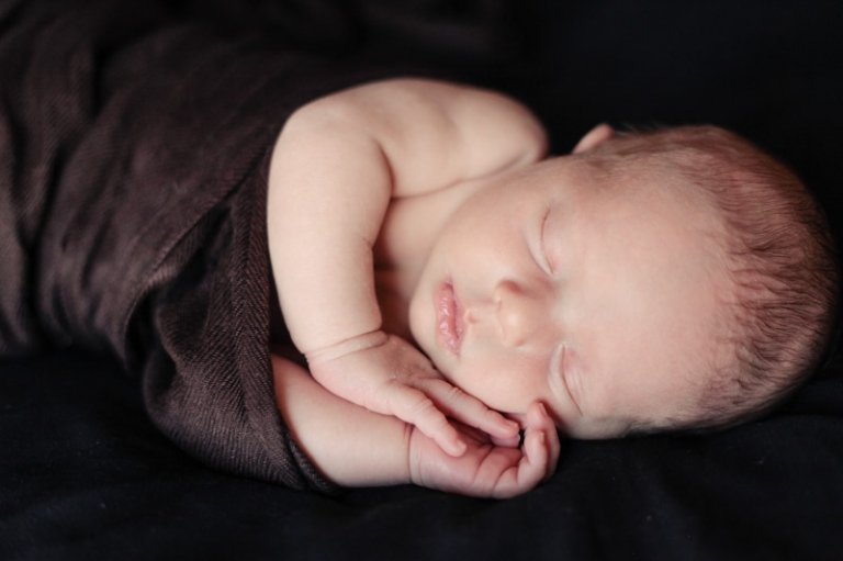 Wedding-and-Portrait-Photographer-Newborns007IMG_8334-Blog(pp_w768_h511)