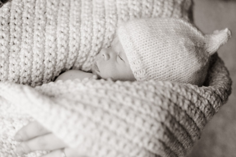 Wedding-and-Portrait-Photographer-Newborns011IMG_7301-Blog(pp_w768_h511)
